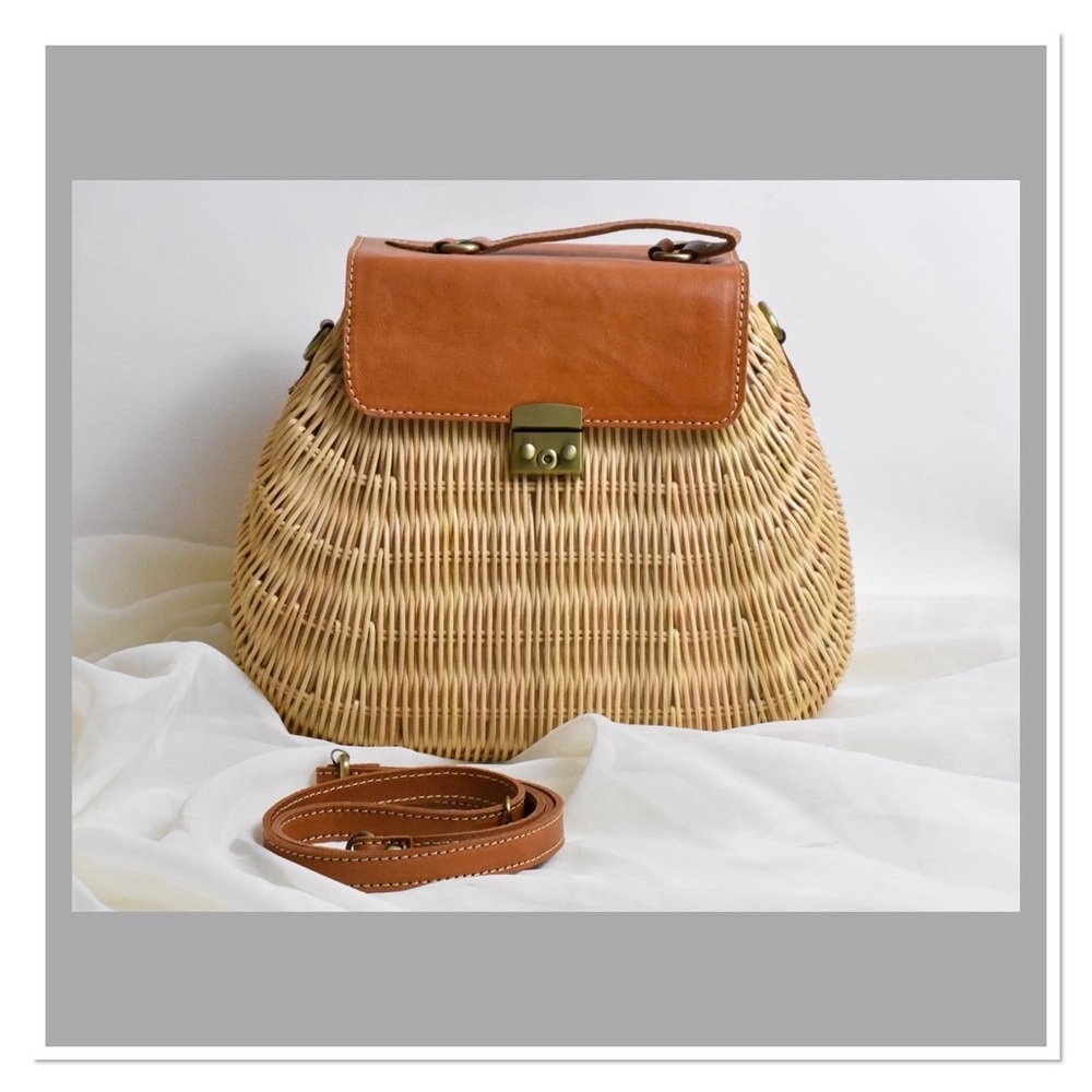 Ladies Large Vintage Wicker Handbag